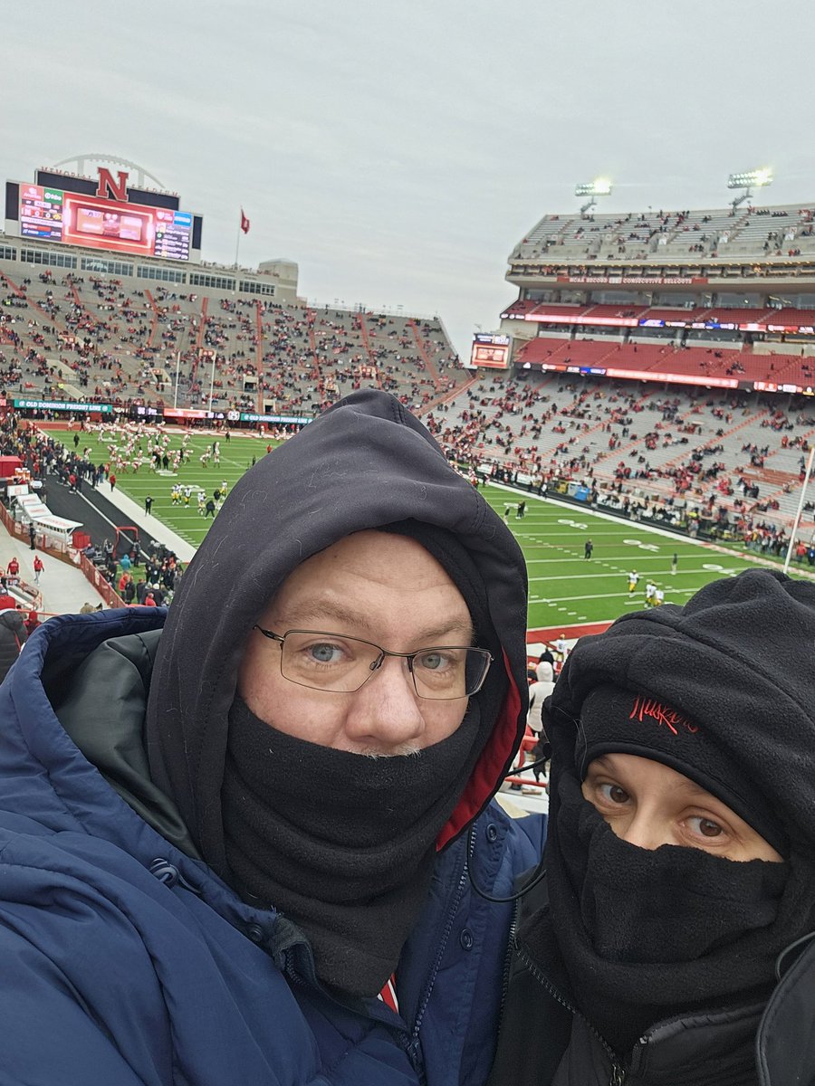 ScottyPSkers's tweet image. It's cold! BEAT IOWA!!! #HUSKERS #HUSKERCHEER #GBR