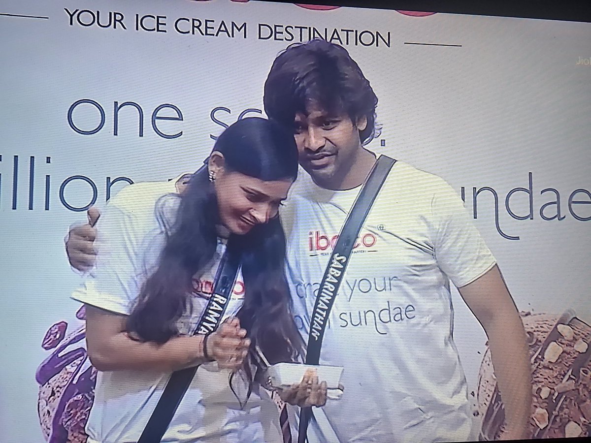 itz_jams's tweet image. #biggboss9tamil Glad #sabari and #ramyajoo  once again proved their bonding is beyond this game.#ibaco task #Sabari &amp;amp; #Ramyajo mutually give icecream to each other.
