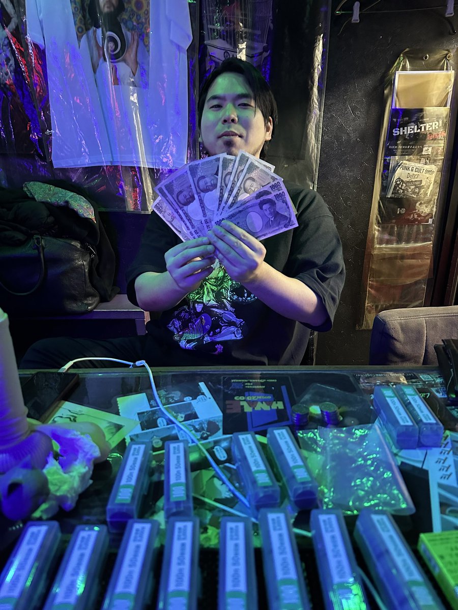 bar peaky tweet media