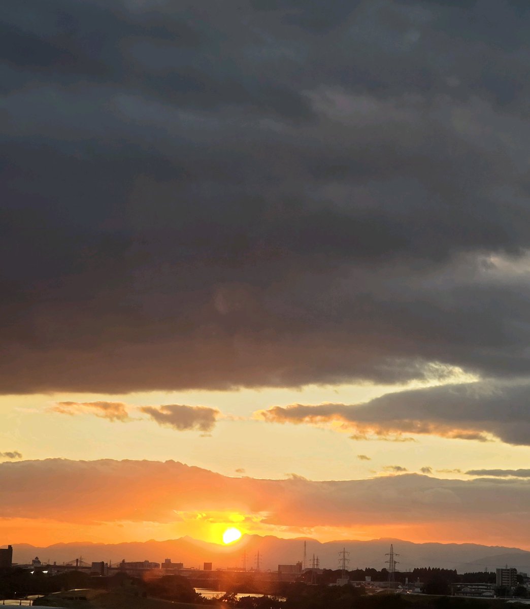 svtranslation's tweet image. 251129 #seungkwan 🌟

🍊 wowww we got an award!!
carats thank you for working so hard to vote!
when i was younger and there were voting events for idols that i liked, i would vote once after school ended, once after hagwon, and vote everyday. if they got 1st place i’d be so…