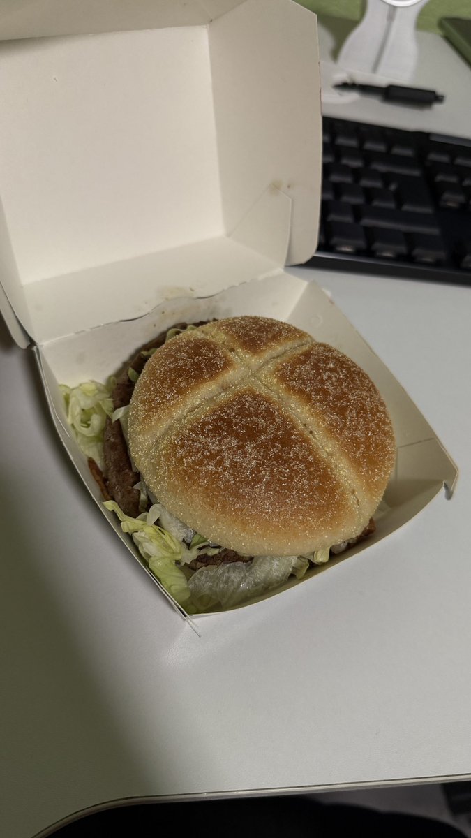 Денча 🍀 tweet media