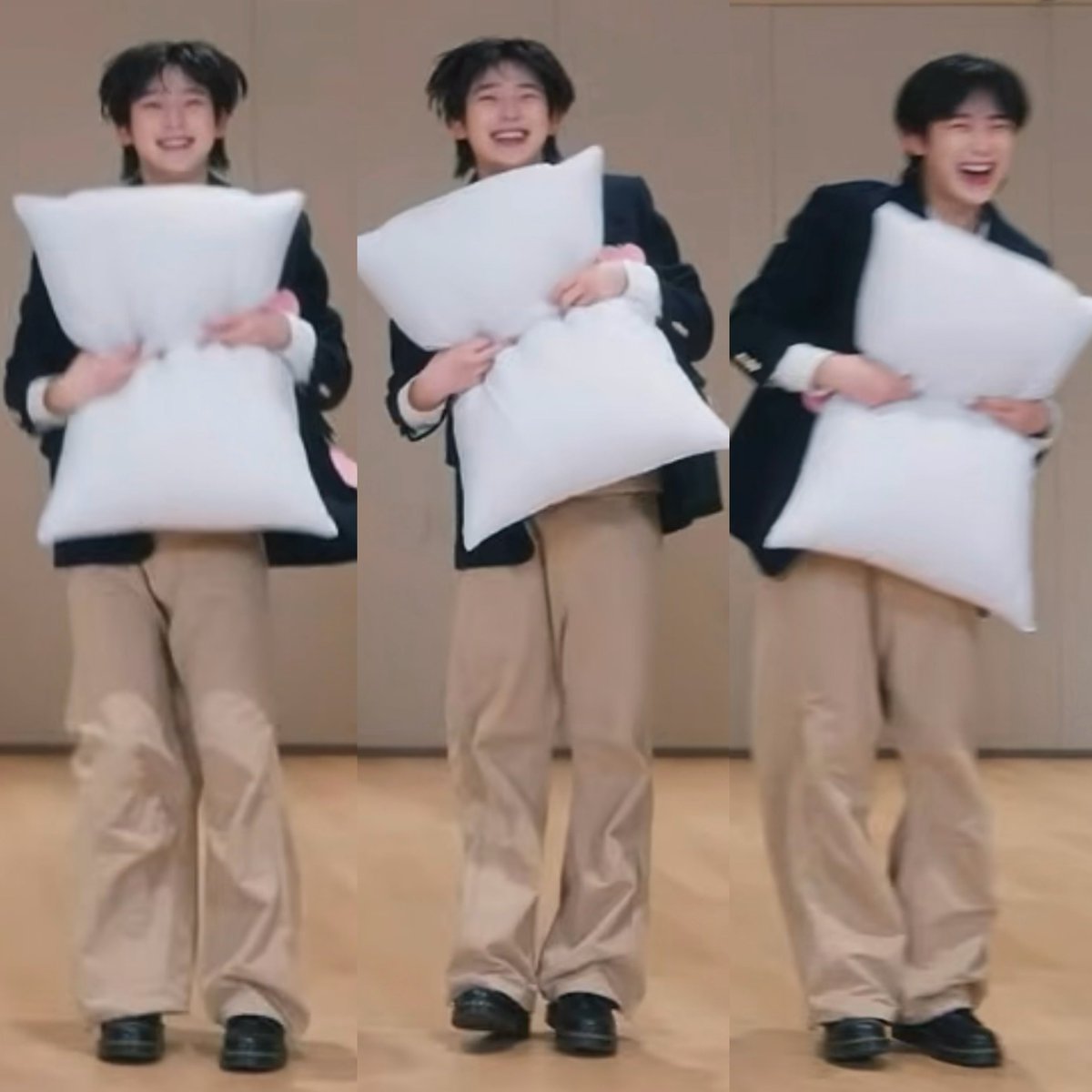 staribin's tweet image. sunoo looks so giddy and jolly while performing chamber 5 that’s rly his song :,)