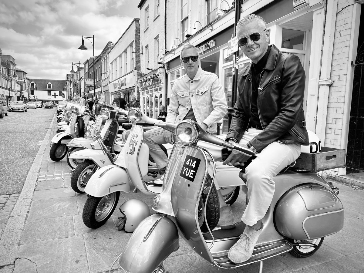 modcyclingphoto's tweet image. Modernism a new decade 

Have a good one.

#mod #modernist #mods #vespa