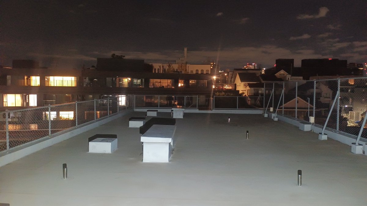 山口ヒロキ監督から、高田馬場の三栄ビルが取り壊しするからと連絡貰ったんで数年ぶりに行ってきました〜

この屋上でBBQやった時、やべきょうすけ さん来てくれたな〜

その時、若手女優に上田君が「プライベートなんで撮らないで下さい！」って怒られてたな〜みたいな。

カメ止めの上田慎一郎くんね