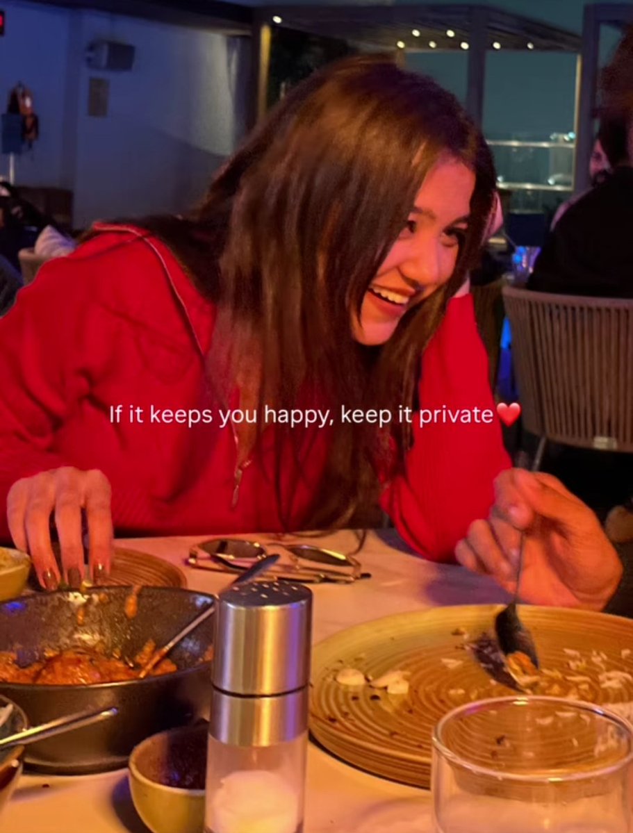 mom_ki_ladali's tweet image. while eating #Dinner...🍽️ 🍷
#goodnight everyone