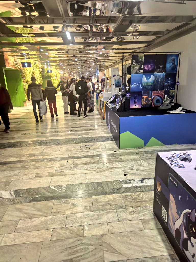 at dreamhack stockholm pls say hi if u see me i get distracted easily