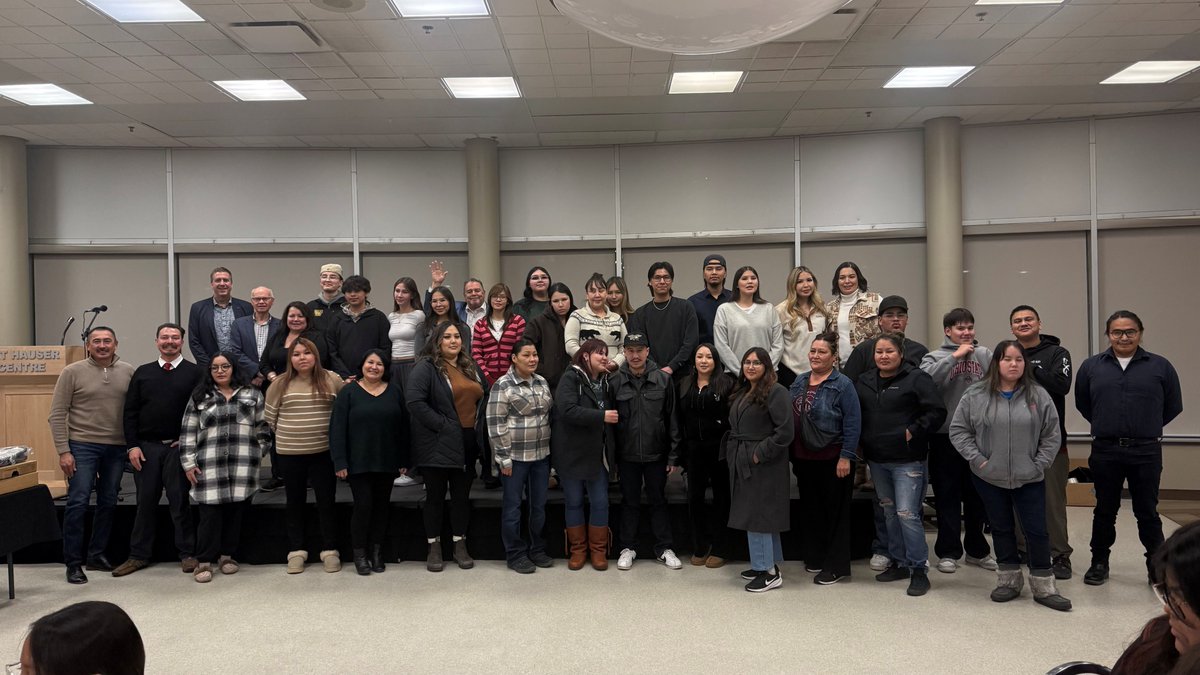 AthabascaBasin's tweet photo. Last night, we held our annual Athabasca Student Dinner bringing together students who are from Athabasca communities who move away from home to further their education. Students are studying a variety of fields, including pilots, industrial mechanics, healthcare, education, more https://t.co/vY7QRJPcEx