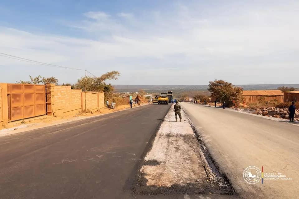 kanku_abra4225's tweet image. #RDC 🇨🇩🇨🇩🇨🇩
#LUALABA_KOLWEZI 
Voici la vraie réalité de la ville de kolwezi actuelle contrairement a ce qui se disent  par quelques détracteurs de la province est du réseau sociaux, nous avons fait une descente ensemble avec toutes une équipe de responsables  des  compagnie qui…