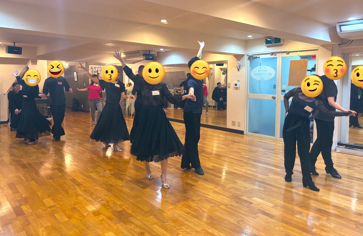 J_kokubunji's tweet photo. 【11月29日（土）例会予告🎶】

🌟Lesson内容
初心者クラス:チャチャチャ③、クイック③
中級クラス:シークレット…？！

11月最後の例会です！
ぜひ奮ってご参加ください😌✨✨

#社交ダンス #ダンスサークルJ国分寺 #大人の趣味 #健康 #スポーツ #ダンスサークルJ https://t.co/Q4IPYMT033