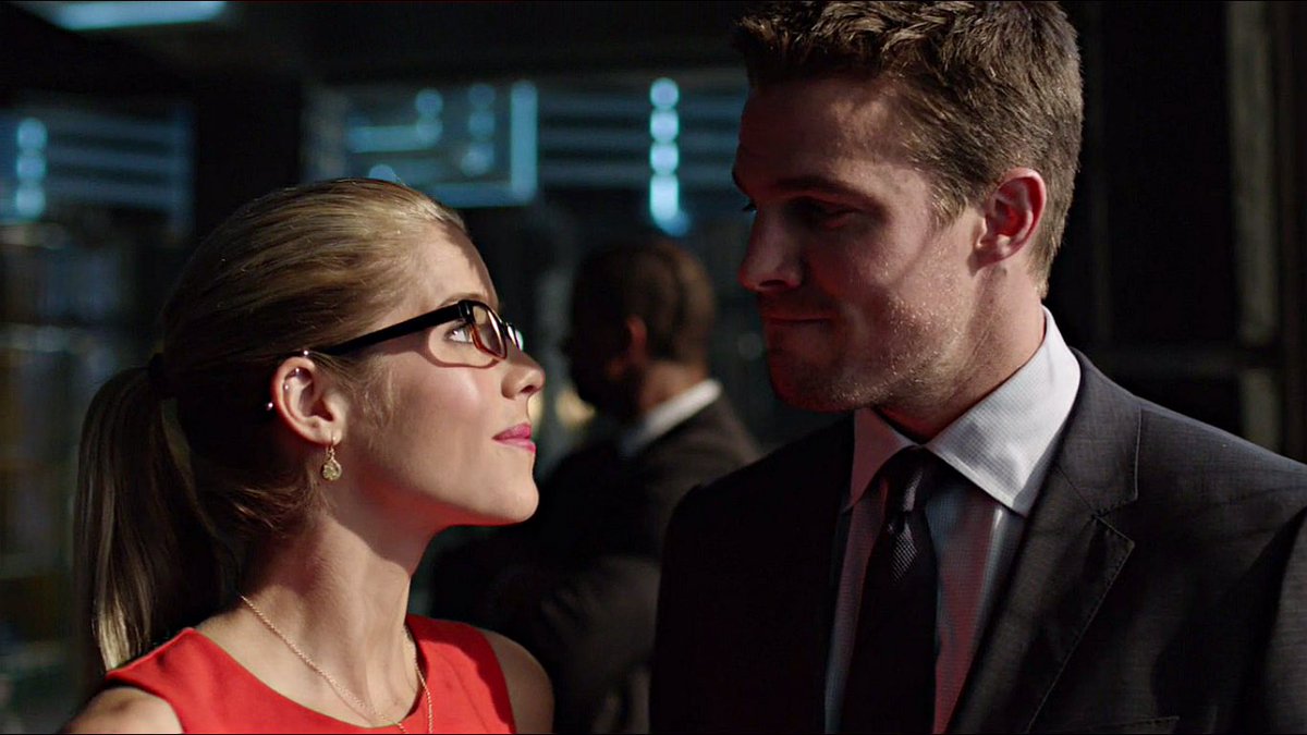 olicitydaily's tweet photo. 8 years of married olicity… happy anniversary to the queen and king of DCTV. ❤️‍🩹 https://t.co/NsPsAFcfOh