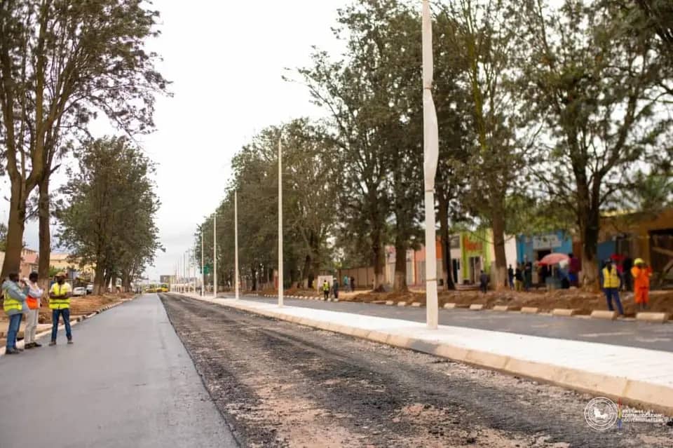 kanku_abra4225's tweet image. #RDC 🇨🇩🇨🇩🇨🇩
#LUALABA_KOLWEZI 
Voici la vraie réalité de la ville de kolwezi actuelle contrairement a ce qui se disent  par quelques détracteurs de la province est du réseau sociaux, nous avons fait une descente ensemble avec toutes une équipe de responsables  des  compagnie qui…