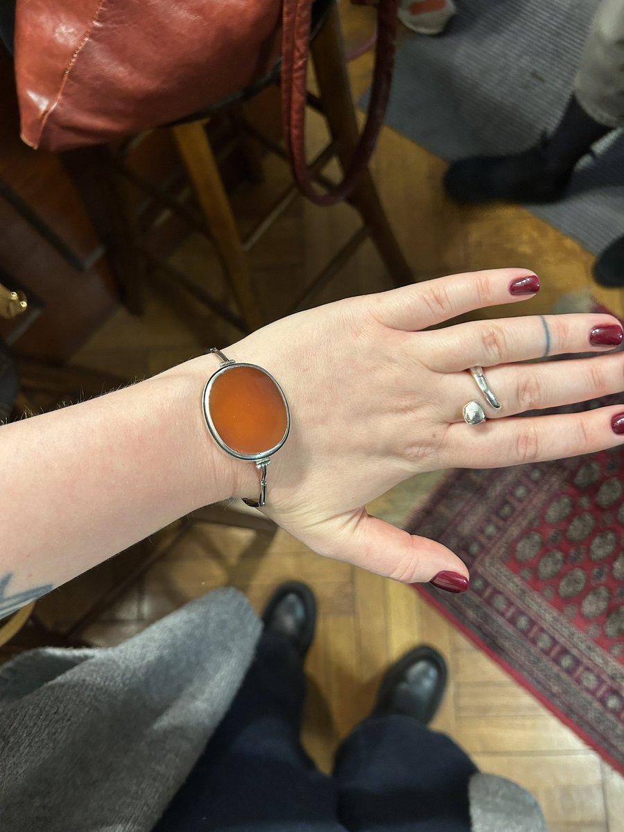 Собачка с пузырём tweet media