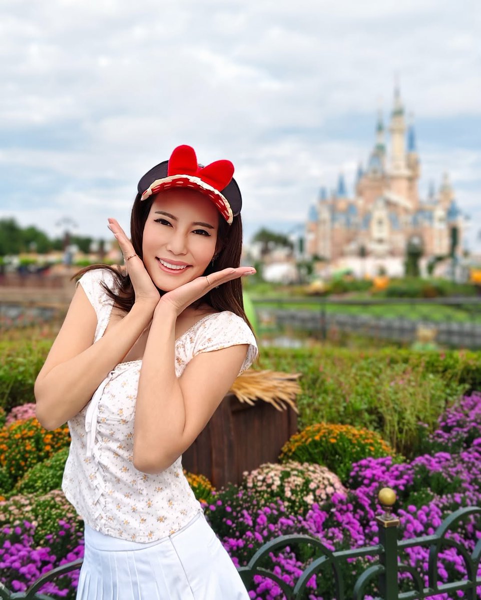Stacey_lifes's tweet image. I’ve visited so many amazing spots around Asia, and each destination offered something unique and inspiring. The experiences and lessons I’ve gained mean so much to me. Can’t wait for the next trip!
 #AsiaAdventures #TravelLife #DisneyShanghai