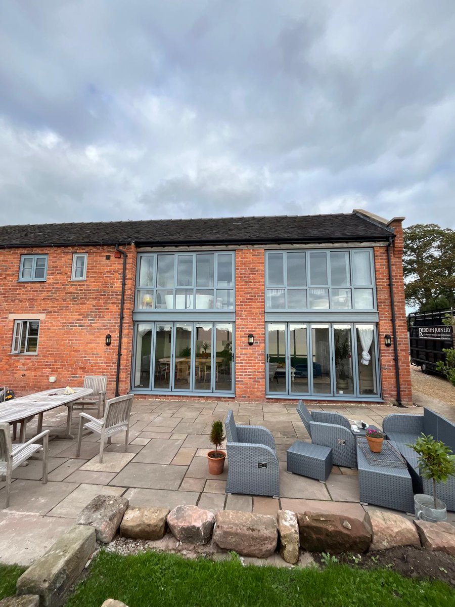 New installer highlight ✨

📍 Located in Sandbach, Cheshire
🛠️ Installed by the team at <a href="/Reddishjoinery/">Reddish Joinery</a>
🎨 Squirrel Grey (RAL 7000) inside and out

We love this installation!
📷 Images courtesy of Reddish Joinery
#Sheerline #SheerlineAluminium #ReddishJoinery #Transformation