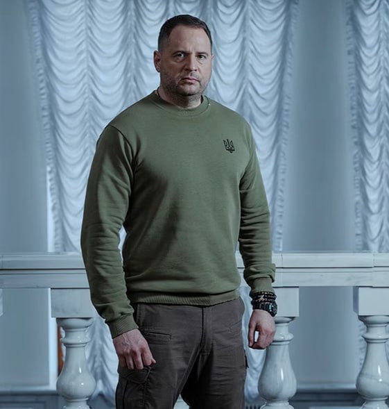 stratpol_site's tweet image. Ermak, l&apos;âme damnée du gang de Zelensky vient de démissionner de son poste de directeur de cabinet. Nous avons expliqué depuis le début sur STRATPOL le rôle de ce bandit.