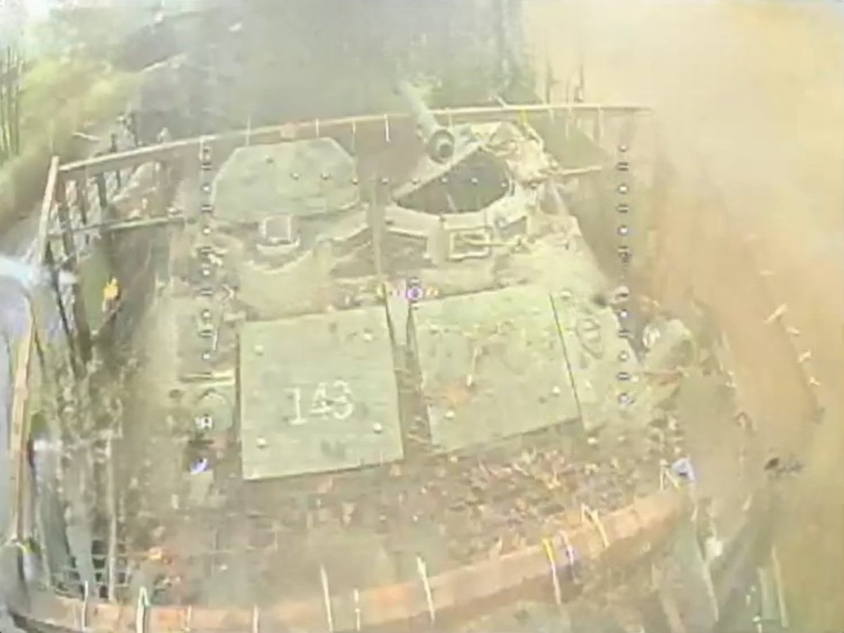 OSINTua's tweet image. AFU have awful weather conditions during the day and night. But with the help of SIGINT and other tools we are able to destroy the enemy.

23.11: 2 BTR-82A from 252 SMR
27.11: 3 BTR-80/82AT from 252 SMR &amp;amp; 9 KIA
28.11: 2 BTR-82AT from 1 SMR and 10 KIA

Fog is literally under 50m.