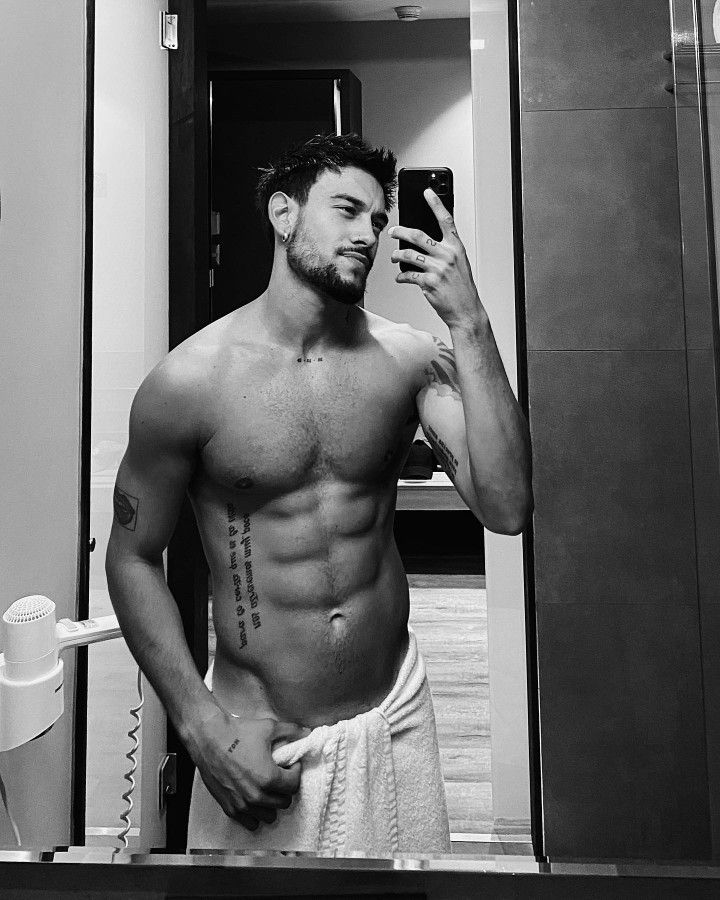 calfromtheback's tweet image. Buen viernes gentecilla 🤟🏼 espero que el finde os trate bien. 

#VisualNS