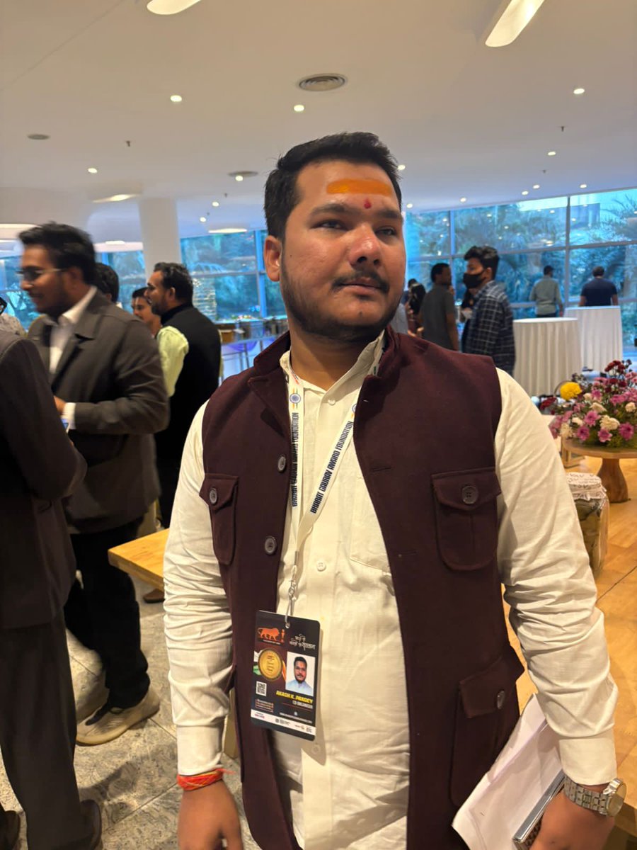 Bavazir_network's tweet image. #FakeReporter Creates Stir at #Governor’s Event in #Hyderabad

A major security scare unfolded at the Governor’s program held at #AvasaHotel in Hyderabad’s Hi-Tech City, after an unidentified person posing as a reporter caused commotion at the venue.

According to reports, the