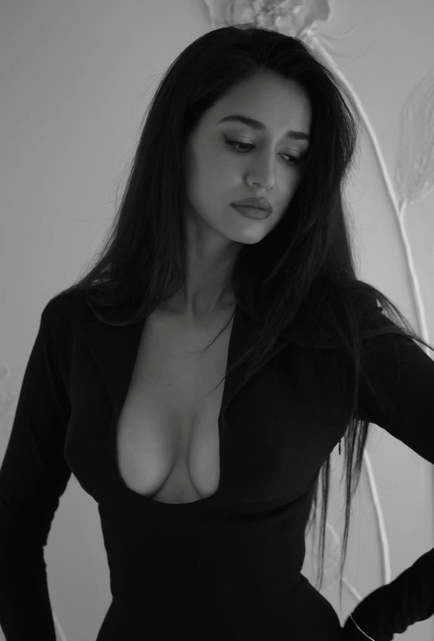 G62zJ8XboAAJQd-?format=jpg&name=900x900