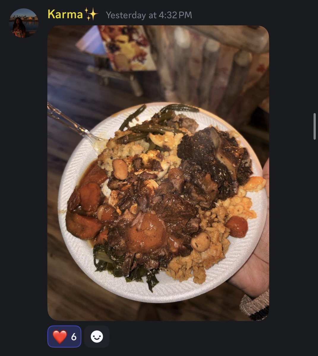 Class4C_'s tweet image. Who had the best plate? 🤔

#Thanksgiving #Discord #rdc #goodeats