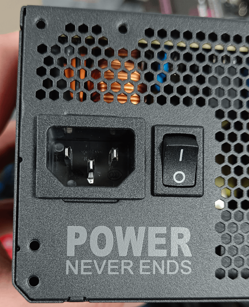 fps_hub's tweet image. But what does the power button do then?
 
fpshub.com/924432/but-wha…
 
#GamePc #PC #PCMaster