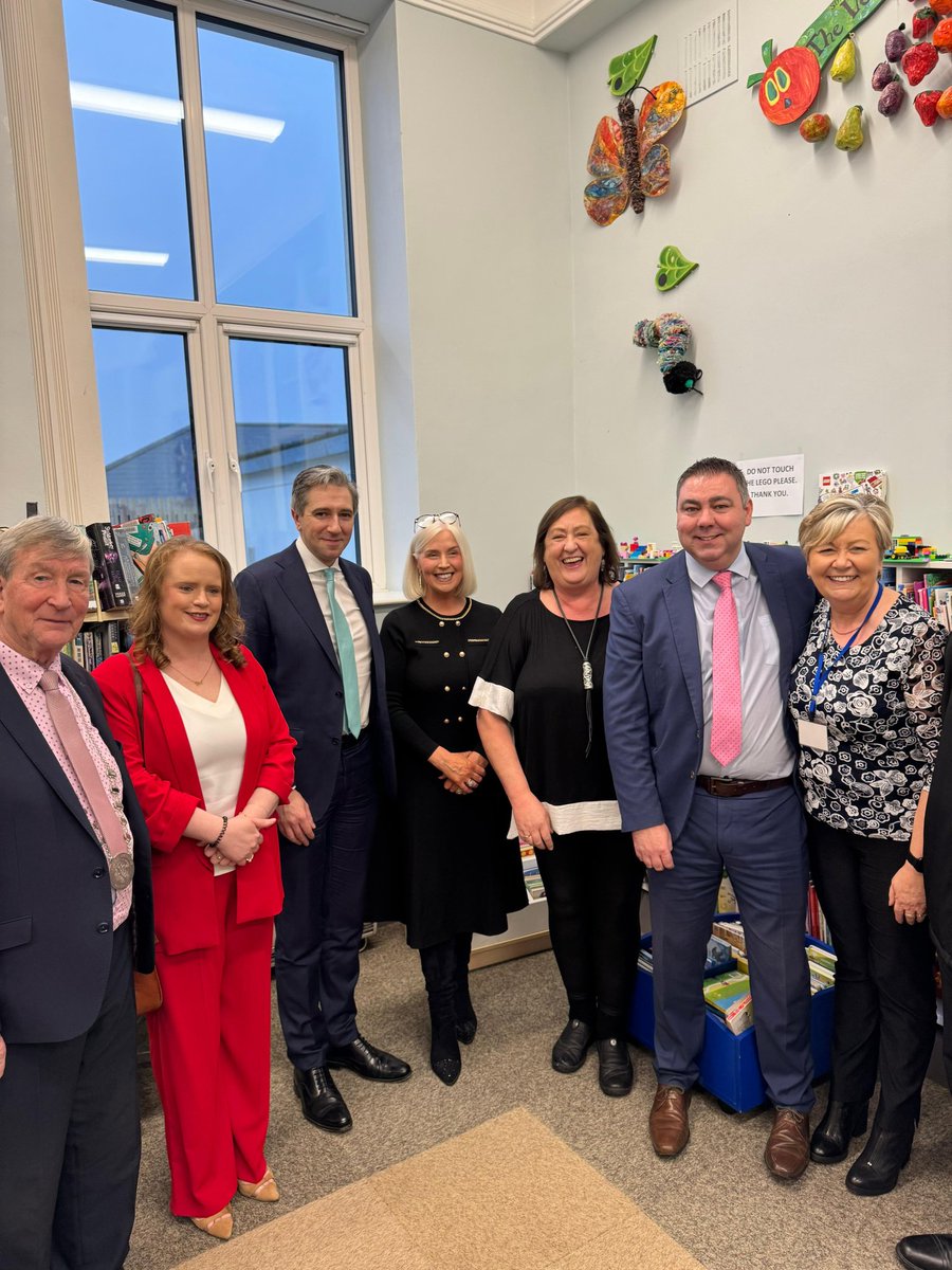 johnpauloshea1's tweet photo. It was great to welcome the Tanaiste Simon Harris TD to #Millstreet this afternoon.

We had the opportunity to visit Millstreet Library, meet with the Age Friendly committee there and also Millstreet Tidy Towns Committee. 

We then got a personal tour of the Millstreet Community Museum from Seán Radley which was exceptional - thank you Sean.

We then visited Millstreet Community Gym and thanks to all in Millstreet Community Council for showing us around and seeing all the new equipment.

We finished off the afternoon with a lovely chat with Eily Buckley- a wonderful lady who has given so much to Millstreet and still going strong. She will turn on the Christmas lights this Sunday...🎄🎄🎄

Thank you all for the lovely welcome.

John Paul O' Shea TD 

#community #library #agefriendly #gym #millstreet