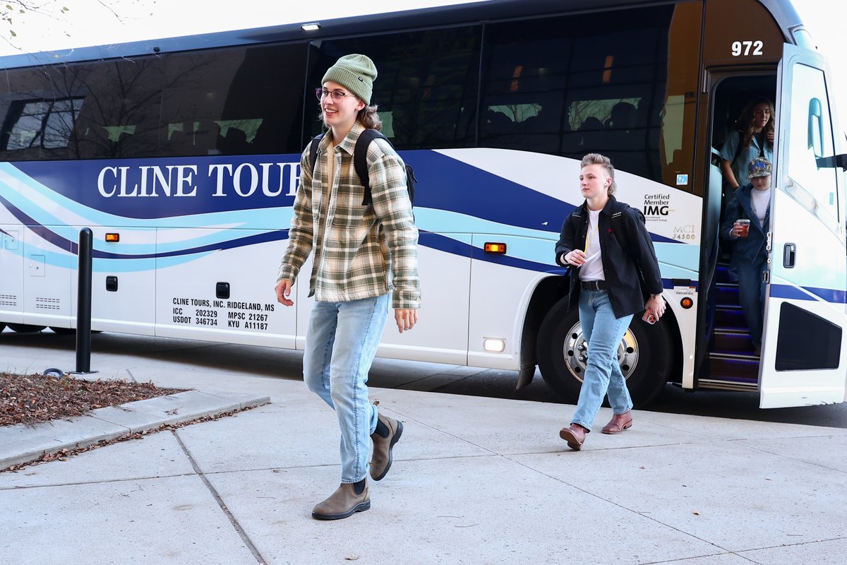 StonehillWIH's tweet image. Walkin’ in style in Nashville 😎🏒

📸Casey Gower

#GoHill | #BeTheLegacy | @NEWHAonline