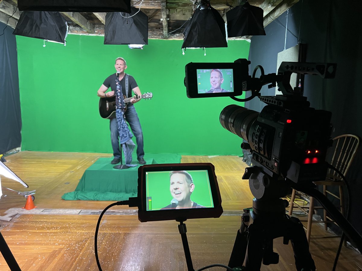 CreativityFilm's tweet image. Oddly enough, we shot a music video for a song called Snow Day this past spring! The artist wanted to show kids enjoying typical snow day activities across different decades. This concept gave us a fantastic opportunity to leverage our new A.I. tools to create believable…