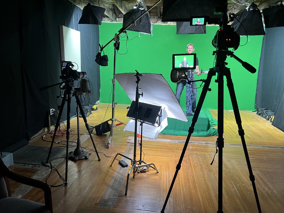 CreativityFilm's tweet image. Oddly enough, we shot a music video for a song called Snow Day this past spring! The artist wanted to show kids enjoying typical snow day activities across different decades. This concept gave us a fantastic opportunity to leverage our new A.I. tools to create believable…