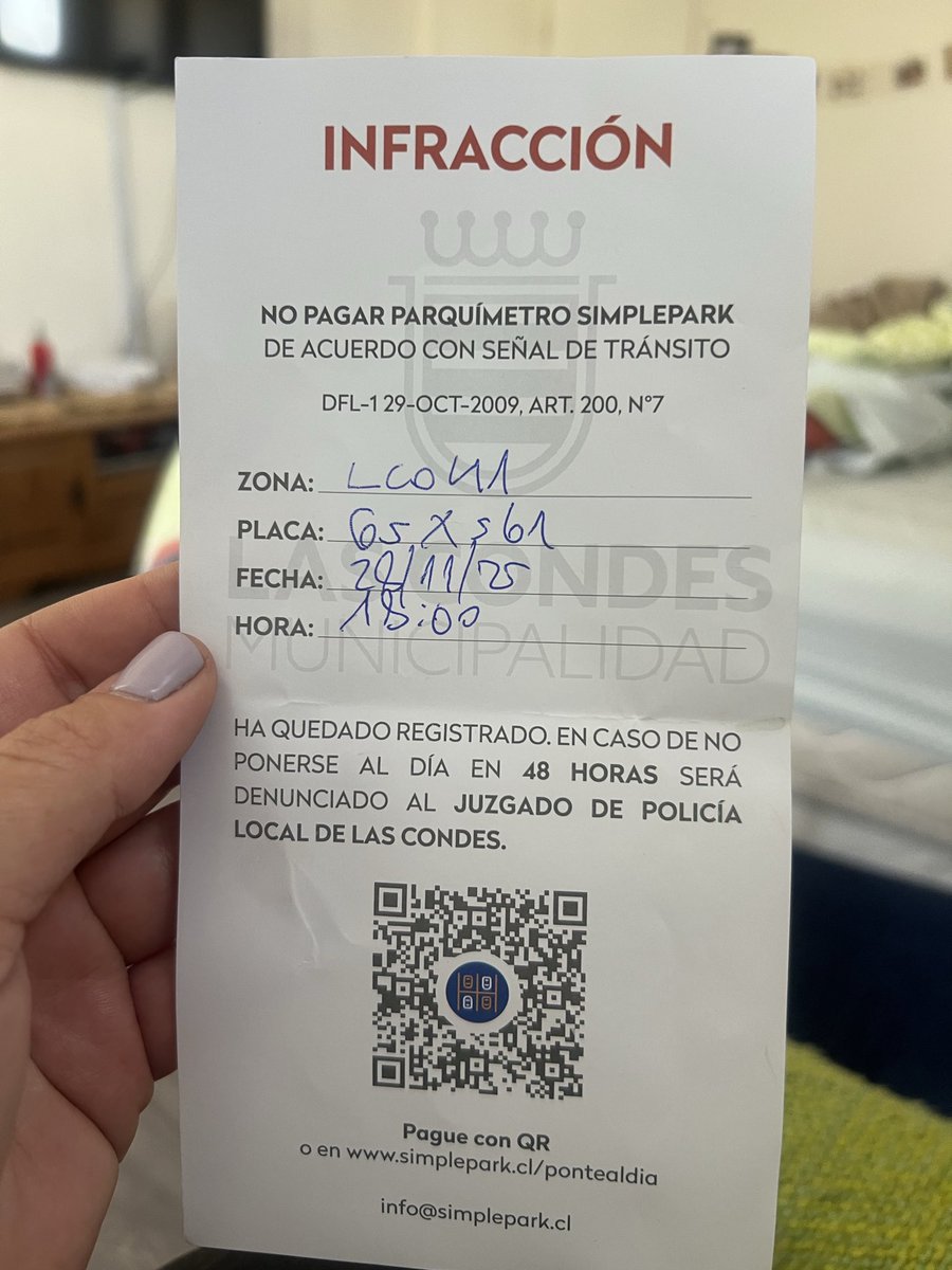isabelicity's tweet photo. @SimplePark_App @Muni_LasCondes qué onda??? Me pegaron una infracción por no pagar el estacionamiento cuando yo SIEMPRE pago antes de bajarme del auto. El teléfono que sale ahí no sirve para nada, realmente muy mal https://t.co/wyh0OYZR7H