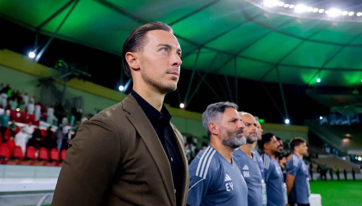 ويجي واحد يقلك ليش تحترمه وتمدحه 

هنا السبب ❗️

كرة القدم حالياً مليئة بالمدربين الذين يفكرون في سمعتهم عندما تعصف بهم الظروف

مباراة الدوري اثبتت لك ان القادسيه لن يتوقف ولن يتعب في ال ٩٠ دقيقه 

ارهق الأهلي بشكل لا يوصف 

وتتعرض لنفس الشيء في اول ٤٠ دقيقه حتى بعد تقليصك للفارق