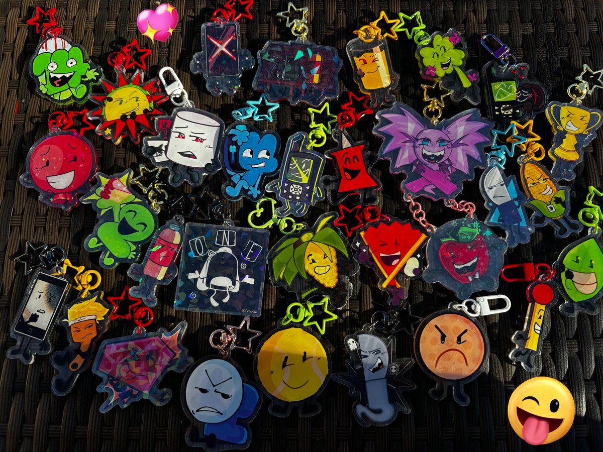 FireySwingy's tweet image. Does anyone want any of my object show keychains for Black Friday , I can do $5 per keychain. Lalala comment or dm me!

Shares appreciated !
#objectshowcommunity #inanimateinsanity #bfdi