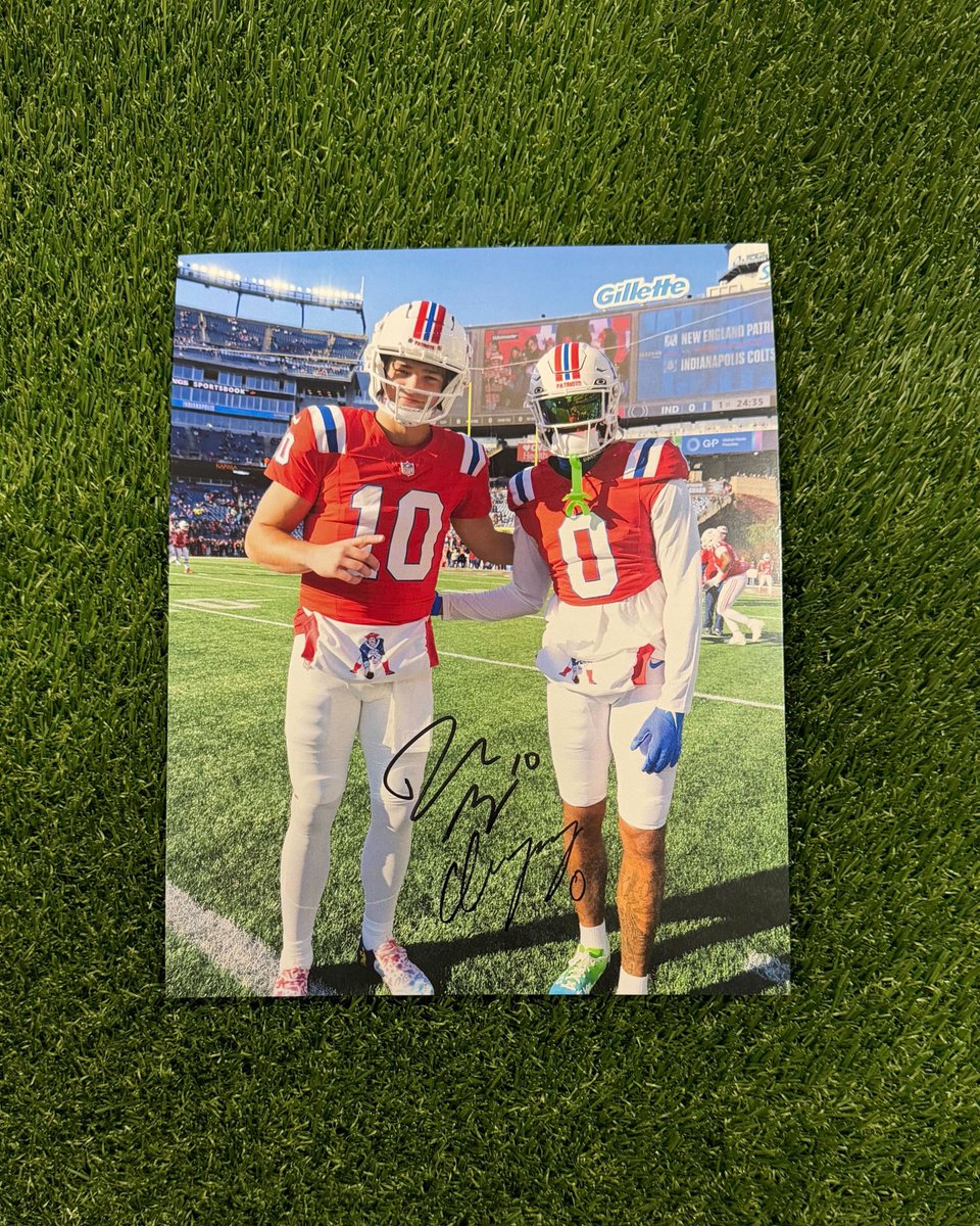 Patriots's tweet image. This pic is 💯

Repost to win this signed photo of @DrakeMaye2 &amp;amp; @chrisgonzo28!

#ProBowlVote | bit.ly/3XUzqeX