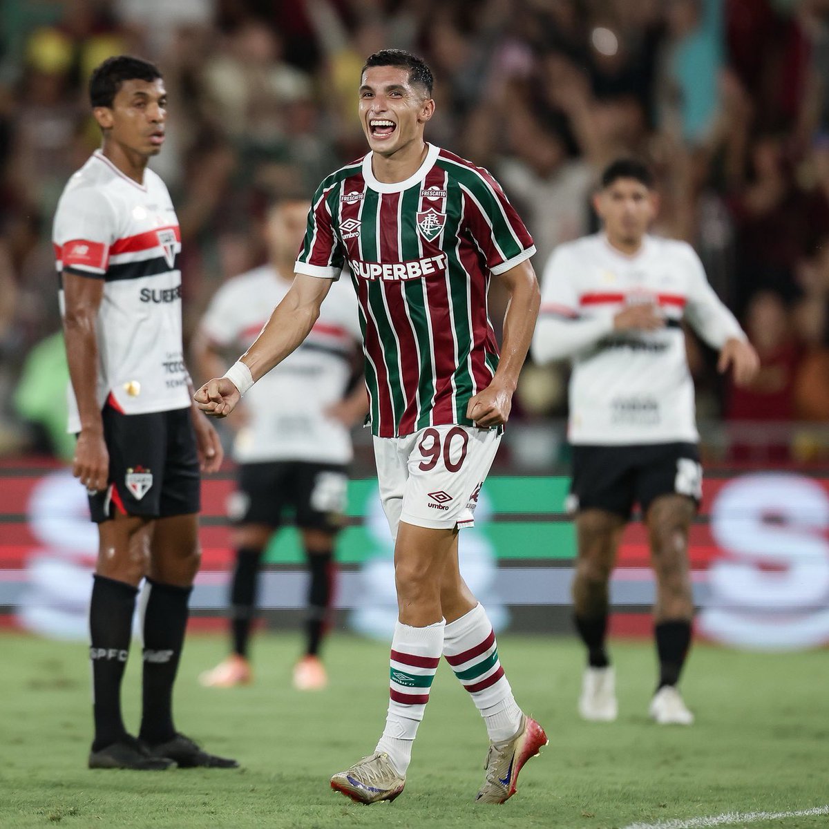 FluminenseFC's tweet image. Sorriso no rosto do Tricolor, né? 😀😀😀