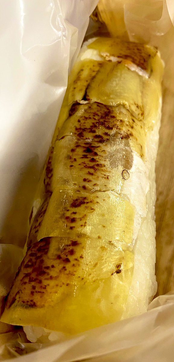 今回の駅弁はのどぐろ押し寿司じゃ〜っ

うまみみみみみみみみみみみみみみみみみ
いつもはえんがわじゃけどこっちも良き…♡ 