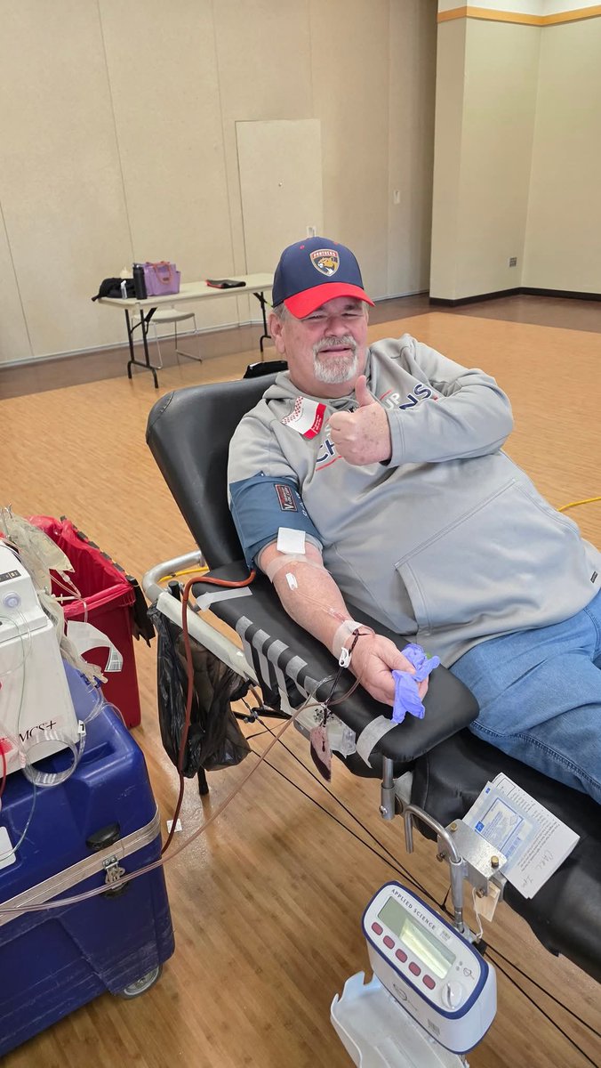 csmead7's tweet image. @DougPlagens Thanksgiving blood donation syncing with the Bears game...  checking in from Northwest Indiana via WQAM #WorldFamousFormerTwitterSegment