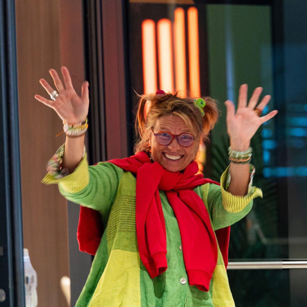 ln4louist's tweet image. a diva ainda está com a mesma blusa de monaco #seremos