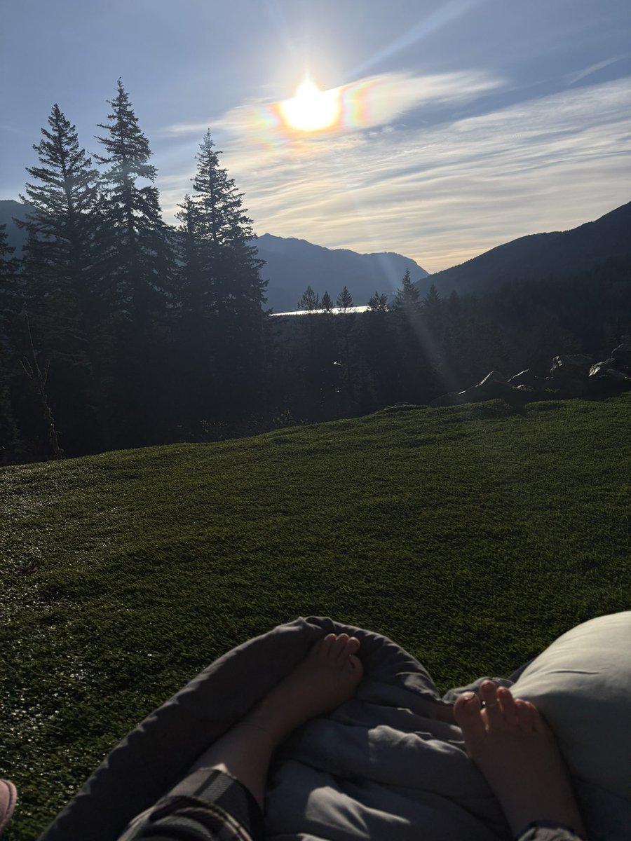 GPrincess555's tweet photo. Fairy Princess charging in the sun🧚🏻‍♀️☀️ https://t.co/r5Mc7apoIh