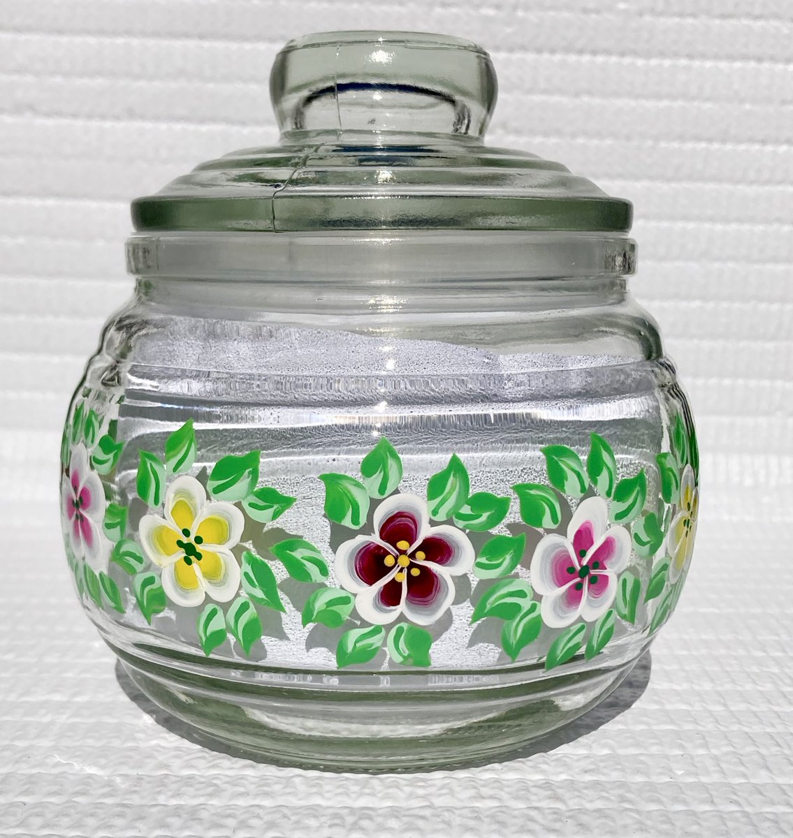 Check out this colorful sugar bowl etsy.com/listing/142787… #sugarbowl #giftsforher #homedecor #SMILEtt23 #etsy #shopping #CraftBizParty #ShamelessSelfpromoFriday