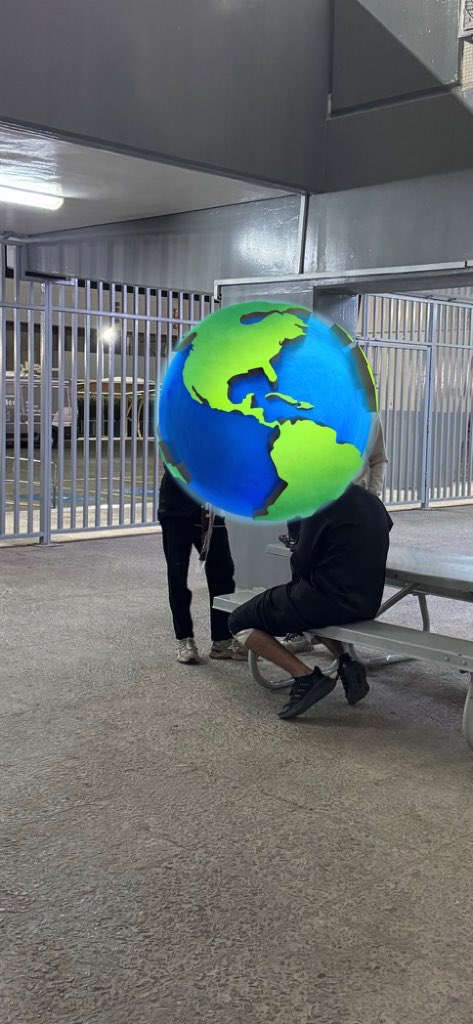 الرجال بدوا يشتغلون لتجهيز المدرج الشمالي بافضل شكل بقيادة <a href="/barhoom_10/">إبـراهِيم بن خليل.</a> ويعملون طول الوقت لازم الحضور بدري عشان شغلهم وتعبهم مايروح على الفاضي ، يارب انك تفرحنا ياكريم🙏🏻🤎
#من_الاحماء_نولعها1 
#الجبلين