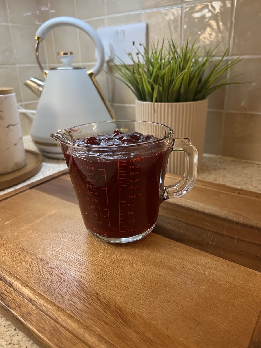 AdeelaCSV's tweet image. UK vali maid