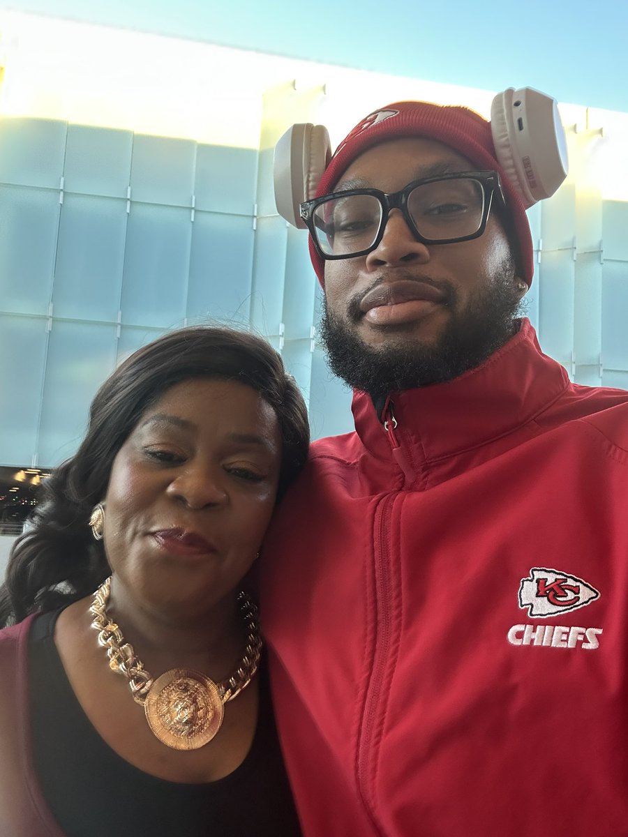 WWCLB2's tweet image. My OG. #blackmothersmatter #wwclb #queen #KansasCity #ChiefsKingdom #Chiefs