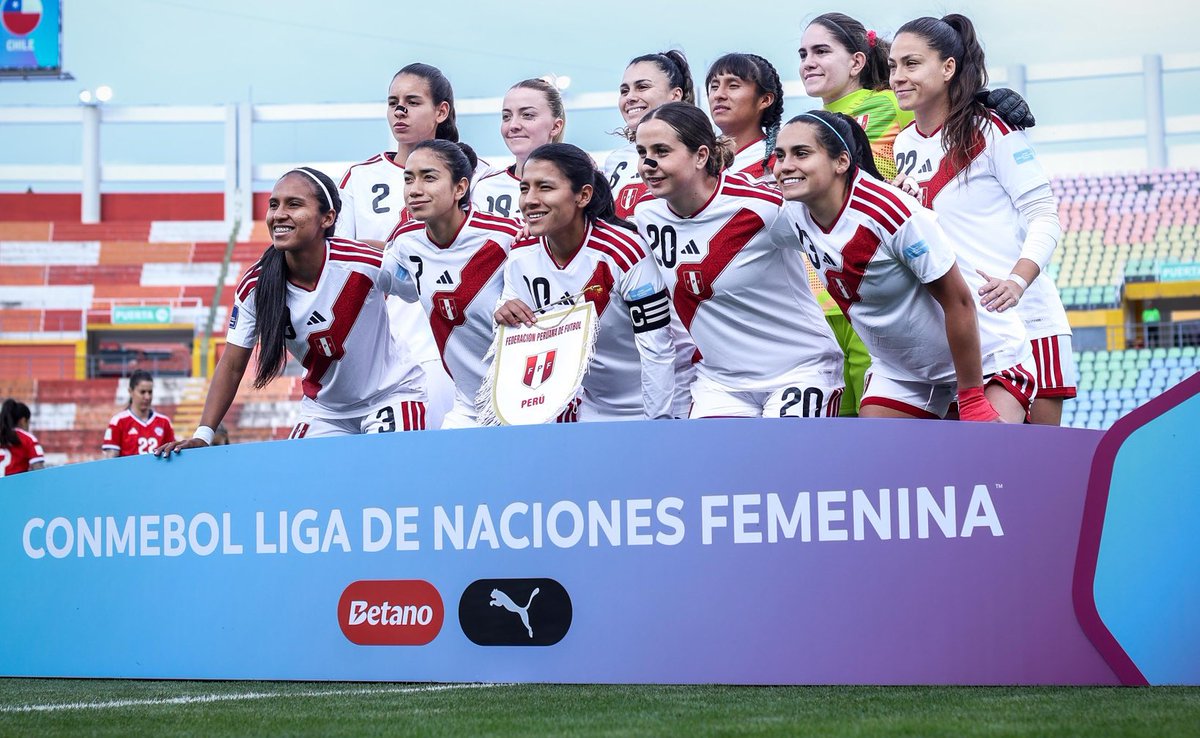 Final 1T |

Empate en Cusco. Chile empezó a someter a Perú por las bandas, pero el cuadro local resistió y encontró el gol en un contragolpe. Velocidad y definición de Alesia. Buen partido de las jugadoras del extranjero. La ‘Roja’ sacó un gol del sombrero.

🇵🇪 1-1 🇨🇱