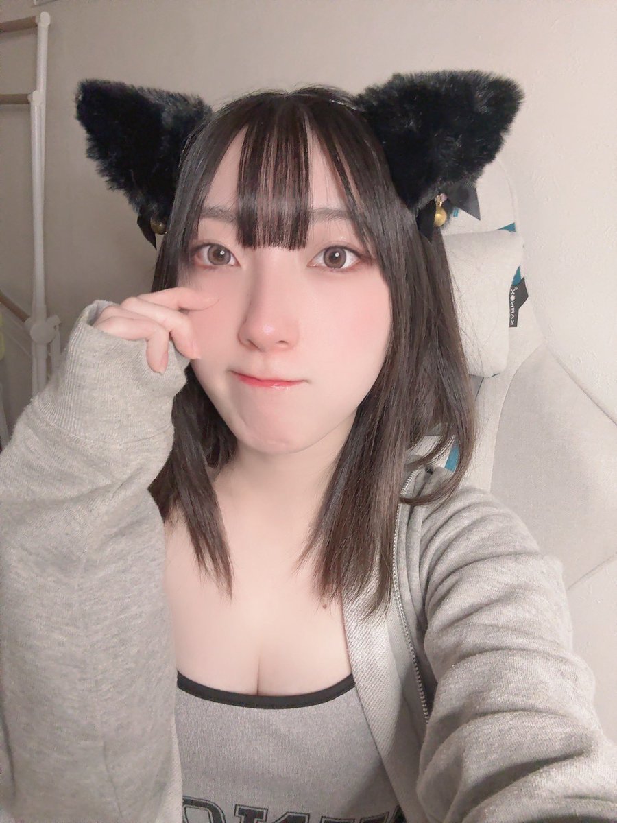 おはりこ！ 珍しく早く起きた(*pω-)｡O゜ 多分二度寝はしそうだけど