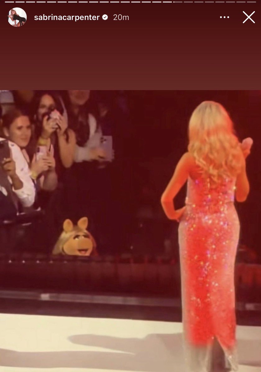 sharpestools's tweet image. sabrina posting this on her story is so unserious i’m jdncbdkcndmdnsjxdn