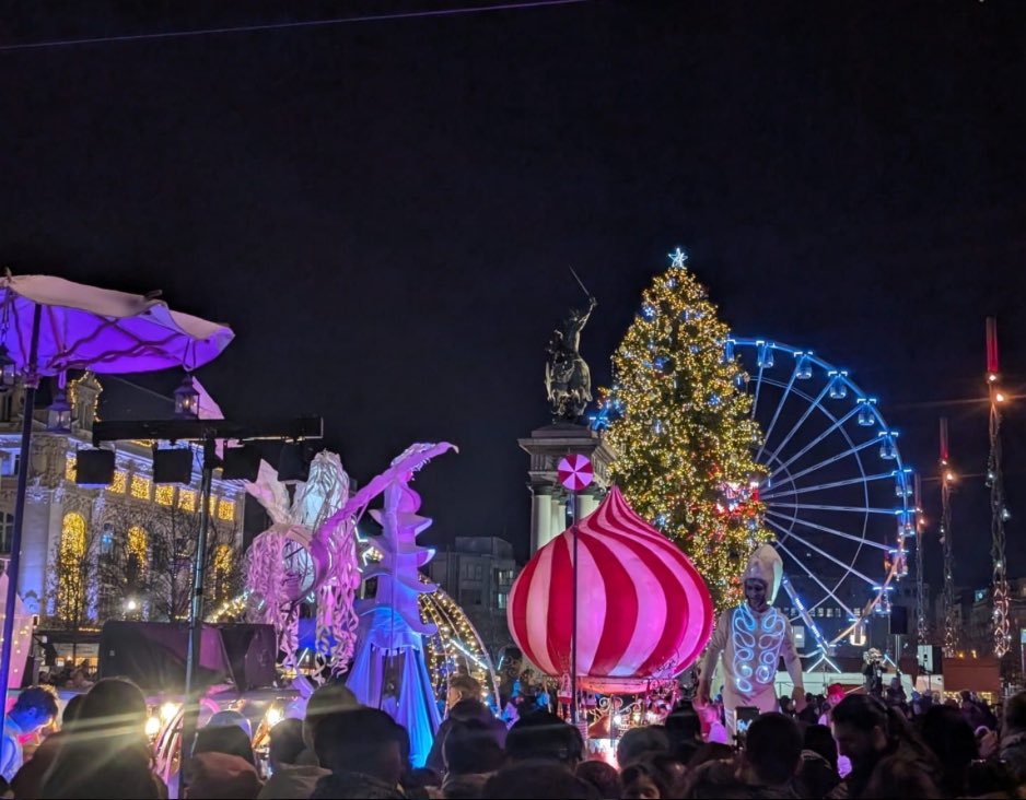 Cette année, plus que jamais, retrouvons la magie de #Noël ! 🎄
Les #illuminations ✨ à <a href="/ClermontFd/">Clermont-Ferrand</a> : C'est maintenant 😍#francemagique <a href="/Auvergne/">Auvergne Tourisme 🌻</a> <a href="/AuvergneMarque/">Auvergne - Compte Officiel</a> @RDV_Experience <a href="/Magnifique_FR/">MagnifiqueFrance</a>