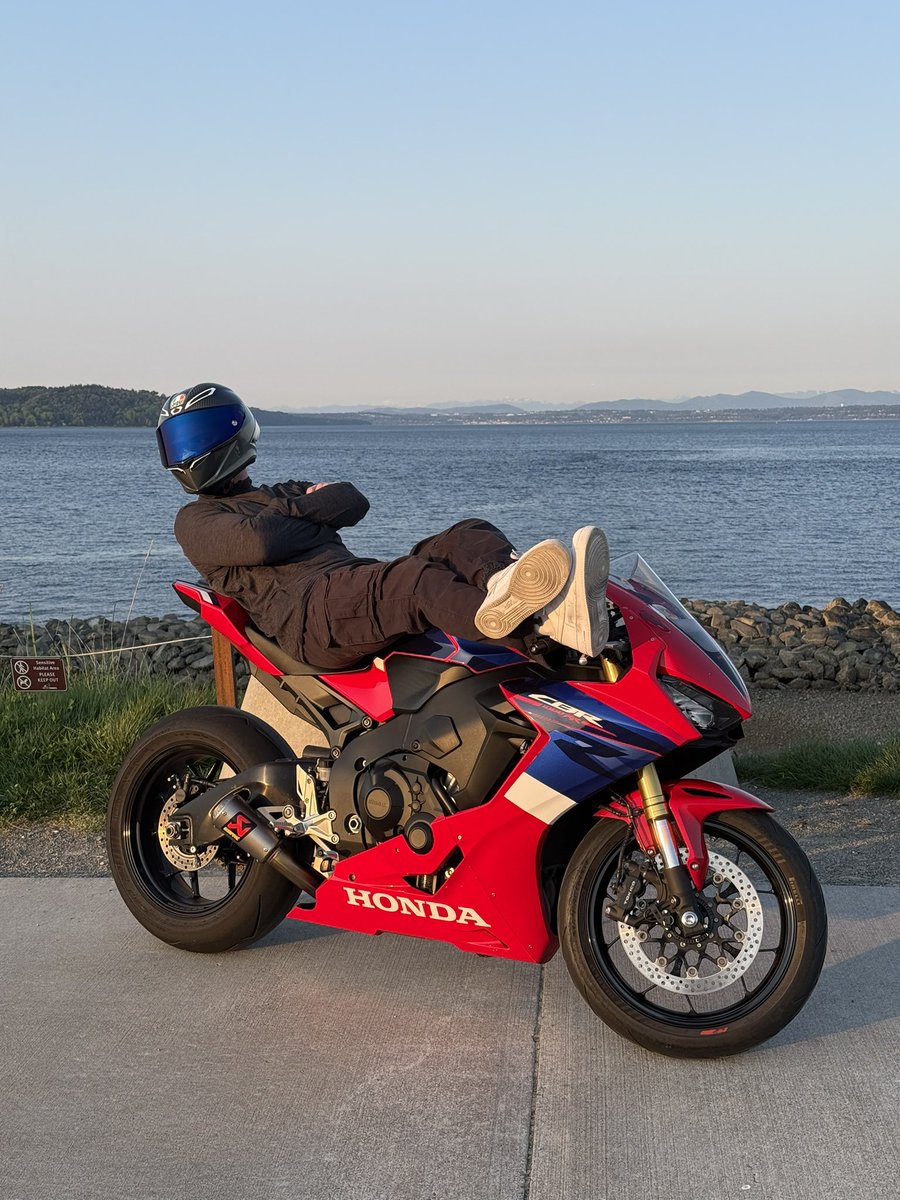 SpiftyCbr's tweet image. Felt cute might delete later PART 2