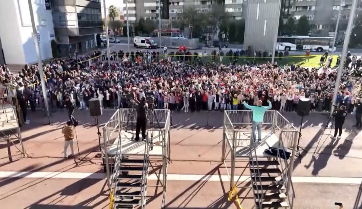 Dilluns torna la #grannadala en la seva 14a edició, i amb les mateixes ganes del primer any.
Molt content de tornar q comptar amb els Koeman, la seva xulíssima peça, totes les escoles de Reus i l’organització de Canal Reus. Ganes!