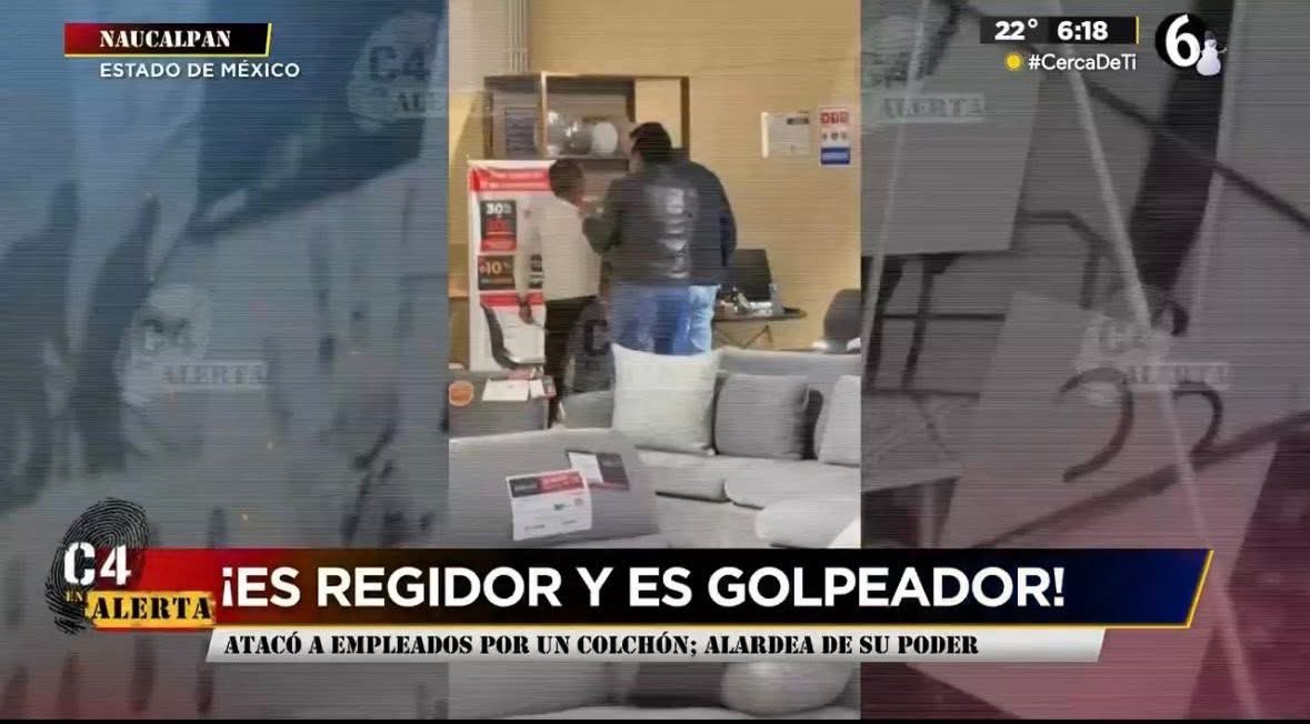 🔴 Exregidor y actual regidor de Nicolás Romero involucrados en agresión a trabajador

Juan Rosas, exregidor del municipio de #NicolásRomero, y su hijo Jonathan Rosas del #PT, fueron captados en video participando en una agresión contra un empleado.
#Edomex #Naucalpan