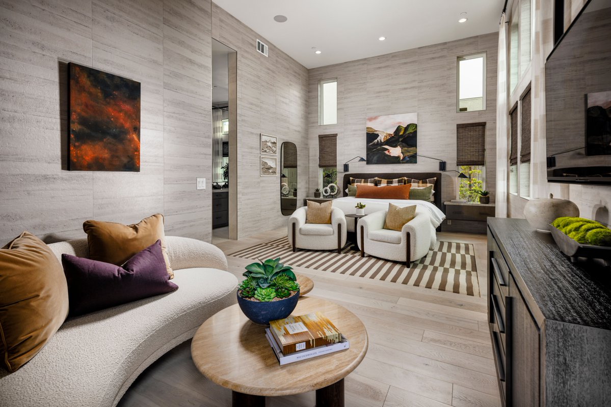 tollbrothers's tweet image. Discover the allure of contemporary bedroom design, where sleek lines meet cozy comforts. Get inspired by our contemporary design ideas and transform your bedroom into a luxurious retreat: bit.ly/4pgvqRO